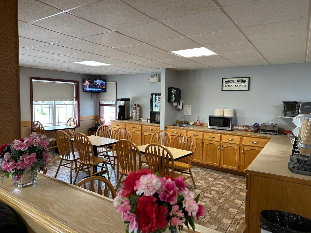 Travellers Inn Fredericton Nb Waasis Ngoại thất bức ảnh