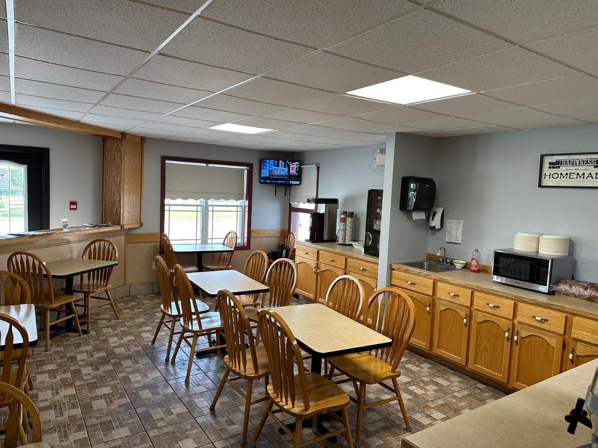 Travellers Inn Fredericton Nb Waasis Ngoại thất bức ảnh