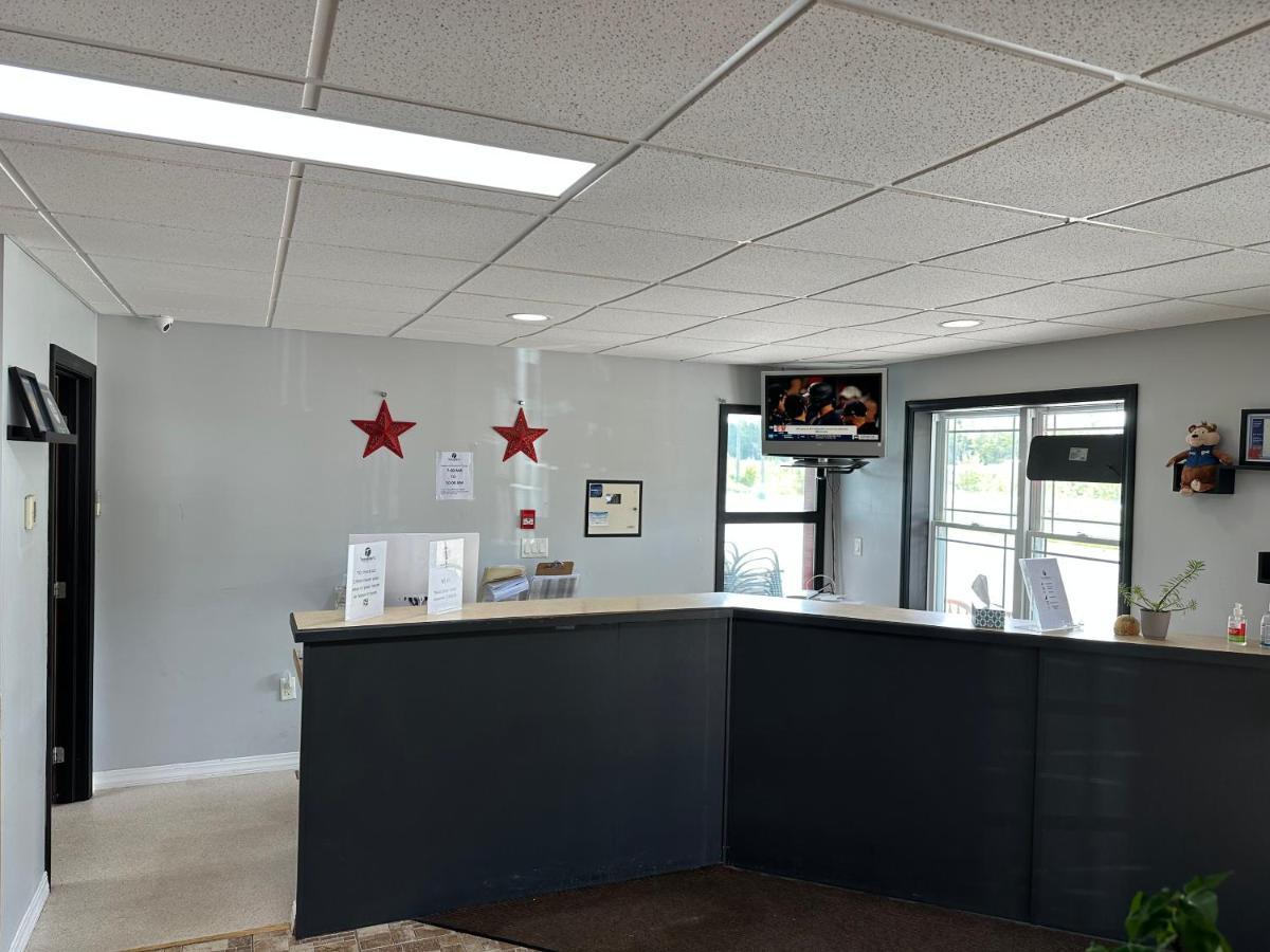 Travellers Inn Fredericton Nb Waasis Ngoại thất bức ảnh