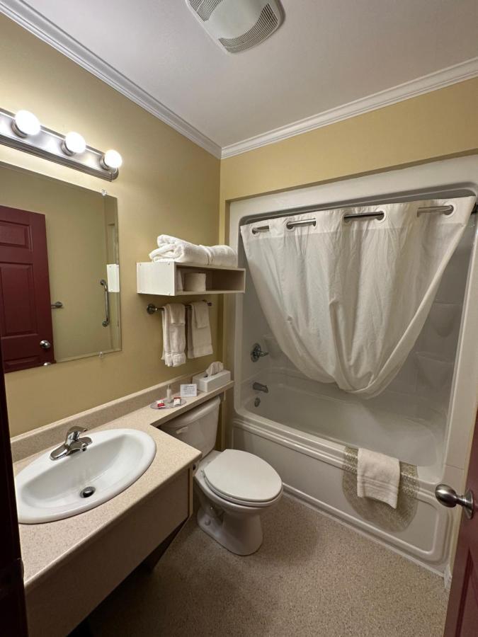 Travellers Inn Fredericton Nb Waasis Ngoại thất bức ảnh